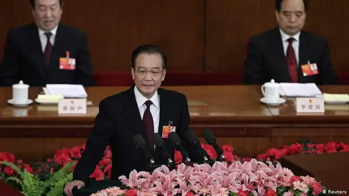 China's Premier Wen Jiabao (front) delivers his government work report during the opening ceremony of the National People's Congress (NPC) at the Great Hall of the People in Beijing March 5, 2012. REUTERS/Jason Lee (CHINA - Tags: POLITICS BUSINESS) // eingestellt von se