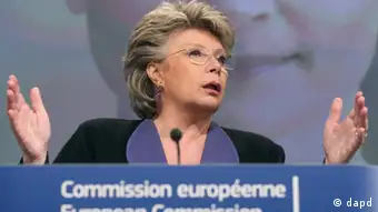 Viviane Reding, la commissaire pour la justice et a l'égalité des droits n'a pas pu imposer les quotas avec sanction