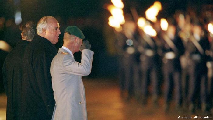 Коль на военной церемонии проводов с поста канцлера