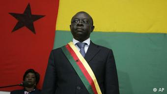 O Presidente interino da Guiné-Bissau (na foto) recebeu uma mensagem confidencialdo presidente angolano