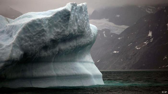 Eisberg vor Grönland (Foto:Brennan Linsley/AP/dapd)