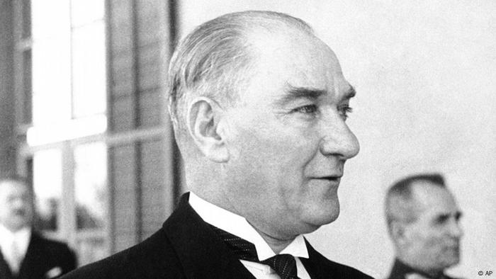 Mustafa Kemal Atatürk. 