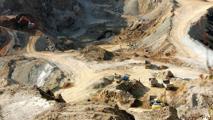 Abbau von Selten Erden im Tagebau in China