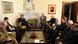 Verteidigungsminister Maiziere (hinten l.) spricht in Kabul mit dem afghanischen Präsidenten Karsai (hinten r.) (Foto: dapd) Verteidigungsminister Maiziere (hinten l.) spricht in Kabul mit dem afghanischen Präsidenten Karsai (hinten r.) (Foto: dapd)