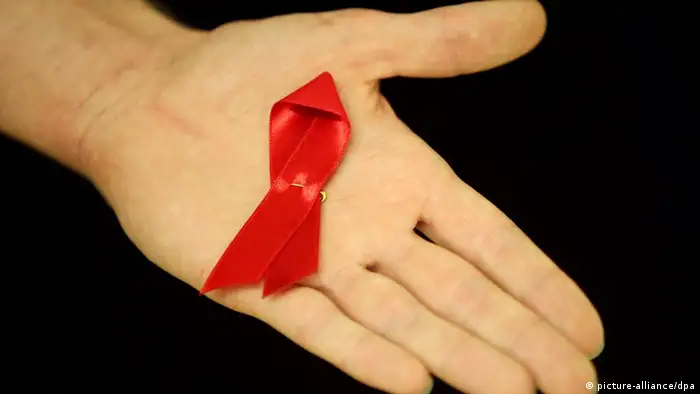 Symbolbild Aids Schleife