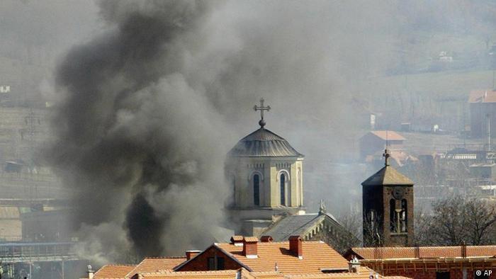 Kosovo Mitrovica brennende serbisch-orthodoxe Kirche Unruhen