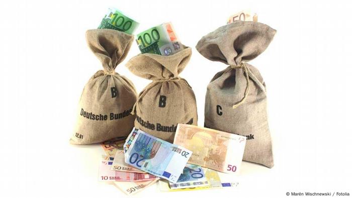 Geldsäcke mit Euros © Marén Wischnewski #29121915