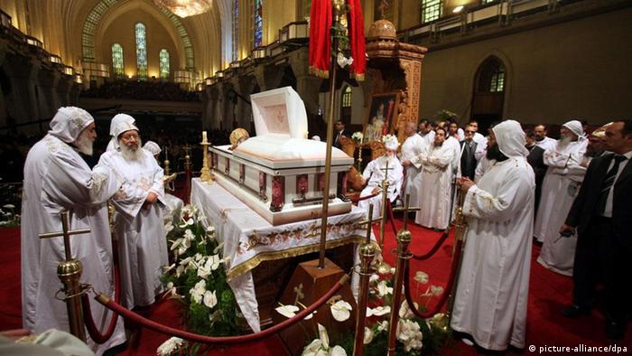 Asisten miles a funeral de Papa copto en Egipto | El Mundo | DW 