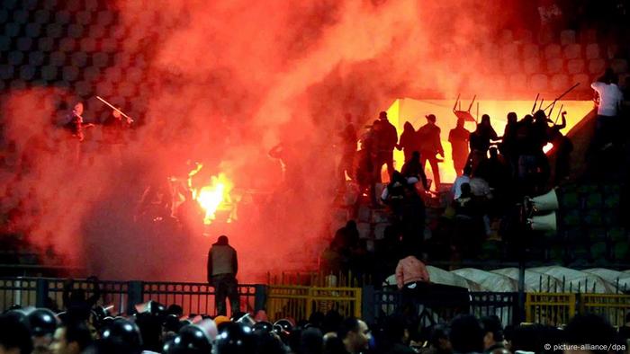 Mısır'daki Port Said Stadyumu'ndaki olaylarda 74 kişi öldü.