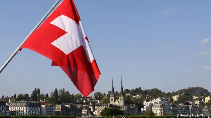 Luzern mit Schweizer Fahne © Fredy Thürig #14519708