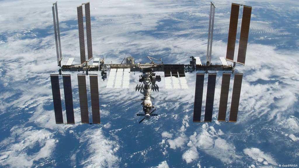 rusya uzayda yollari ayiriyor yasam dw 25 02 2015