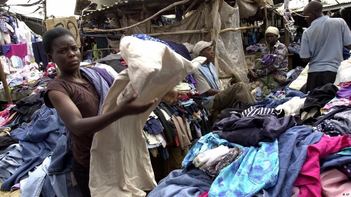 Cameroon cheap second hand clothes – DW – 10/21/2016
