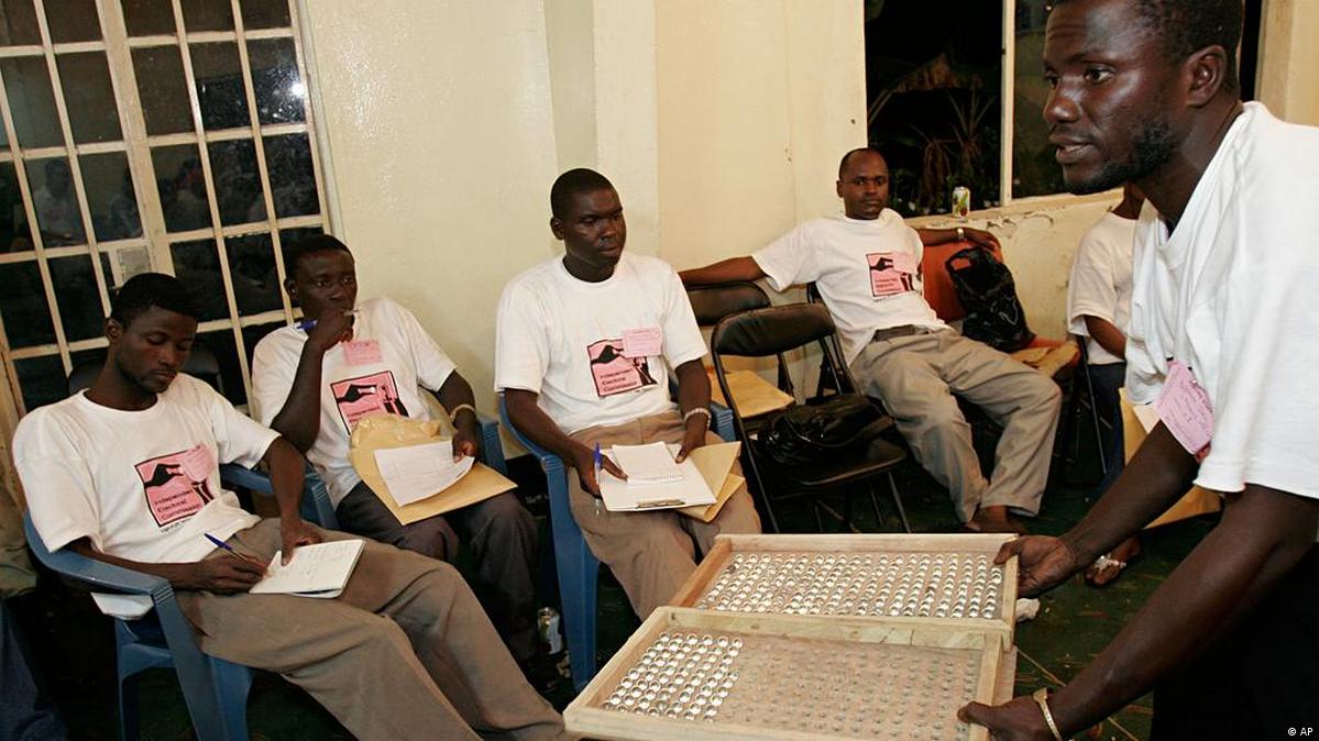 The Gambia elects parliamentarians in historic poll DW 04/06/2017