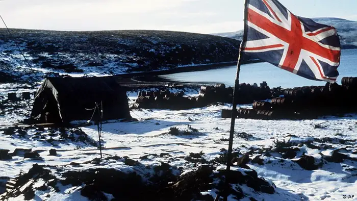 ** FILE ** Falkland Islands - The Union Jack flies over Ajax Bay in 1982. (AP Photo/Archiv) ** zu unserem Korr APD6852 und Stichwort APD6853 **