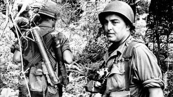 Horst Faas (r.) im Einsatz mit südvietnamesischen Truppen während des Vietnam-Krieges