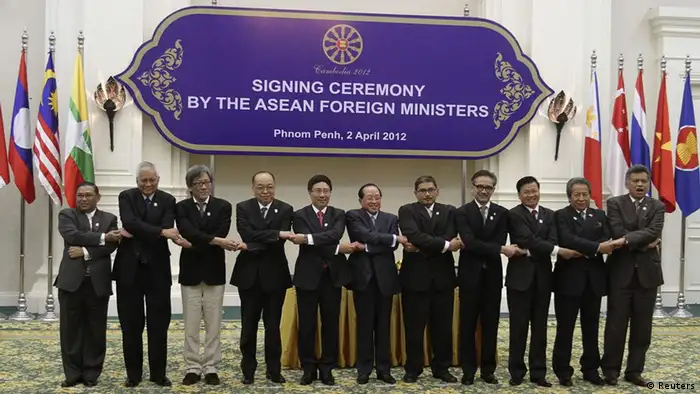 Source News Feed: EMEA Picture Service, Germany Picture Service Foreign ministers and delegates of the Association of Southeast Asian Nations (ASEAN) pose for a photograph after a signing ceremony during the ASEAN Summit 2012 at the Peace Palace in the Office of the Council of Ministers in Phnom Penh April 2, 2012. (L - R) Pictured are Myanmar's Foreign Minister Wunna Maung Lwin, Philippines' Foreign Minister Albert F. Del Rosario, an unidentified representative from Singapore, Thailand's Foreign Minister Surapong Tovichakchaikul, Vietnam's Foreign Minister Pham Binh Minh, Cambodia's Foreign Minister Hor Namhong, an unidentified representative from Brunei, Indonesia's Foreign Minister Marty Natalegawa, Laos' Foreign Minister Thongloun Sisoulith, Malaysia's Foreign Minister Anifah Haji Aman and ASEAN Secretary-General Surin Pitsuwan. REUTERS/Samrang Pring (CAMBODIA - Tags: POLITICS)