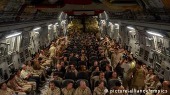 Kanadische Soldaten auf dem Heimflug (Foto: AP)
