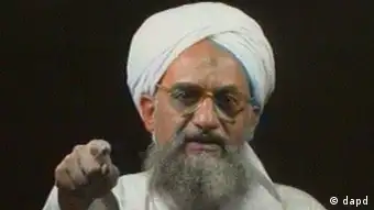 FILE - In this file image from television transmitted by the arab news channel Al-Jazeera on Monday Jan. 30, 2006, Al-Qaida's then deputy leader Ayman al-Zawahri gestures while addressing the camera. Al-Qaida has selected its longtime No. 2, Ayman al-Zawahri, to succeed Osama bin Laden following last month's U.S. commando raid that killed the terror leader, according to a statement posted Thursday, June 16, 2011 on a website affiliated with the network. (Foto:Al-Jazeera, File/AP/dapd) INTERNET OUT. ONLINE OUT. TV OUT. NO SALES