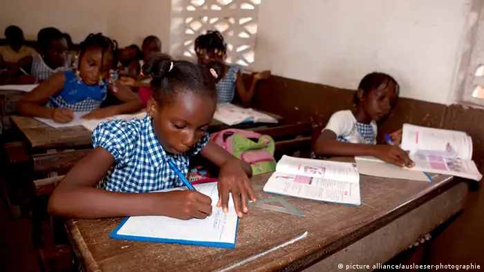 Dans une école de Grand Bassam en Côte d'Ivoire