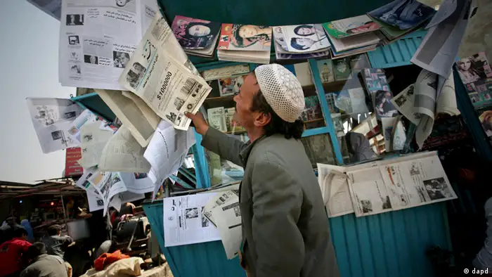 Kabul Zeitungen (dapd)