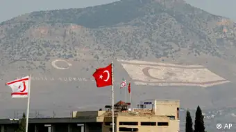 Zypern EU Türkei Grenze zu Nordzypern Flagge