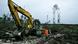 AT: Ein Bagger steht in einer gerodeten Waldfläche (Foto: ddp images/AP/Ed Wray) AT: Ein Bagger steht in einer gerodeten Waldfläche (Foto: ddp images/AP/Ed Wray)