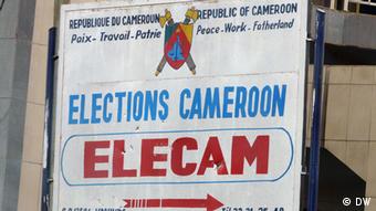 Wahlen in Kamerun kamerunische Wahlbehörde Schild ELECAM