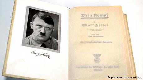 Книгата на Хитлер Моята борба е забранена в Германия от