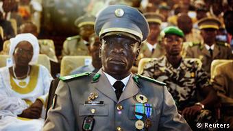 Mali Hauptmann Amadou Sanogo in Paradeuniform
