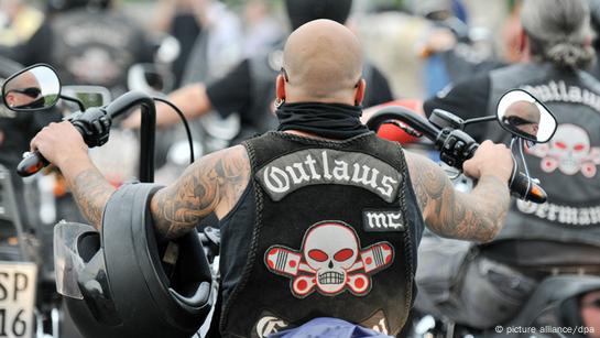 Bikers banned – DW – 04/26/2012