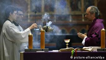 Eucharistie-Feier (Foto:picture-alliance/dpa)