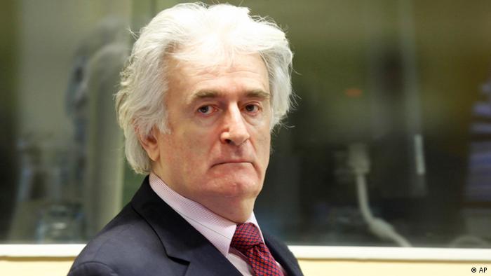 Radovan Karadžić vor dem UN-Tribunal (Foto: ddp images/AP Photo/Michael Kooren/Pool)