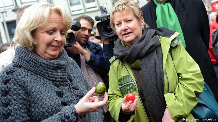 NRW-Ministerpräsidentin Hannelore Kraft und Sylvia Löhrmann (Foto: dpa)