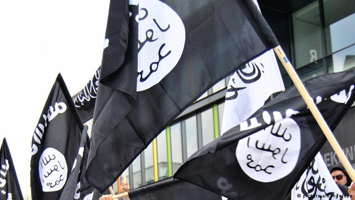 Dschihad-Kampfflagge Salafisten-Demo in Bonn