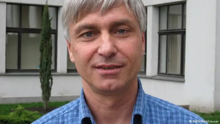 Portraitfoto Sergej Rozhnovsky (Foto: DW/Nina Werkhäuser).