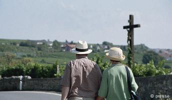 Wandern entlang der Deutschen Weinstrasse Pressebild