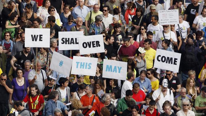 Syrians attend an anti-Bashar Assad protest after Friday prayers on the outskirts of Idlib, Syria, Friday, June 8, 2012. (Foto:AP/dapd) // eingestellt von nis
