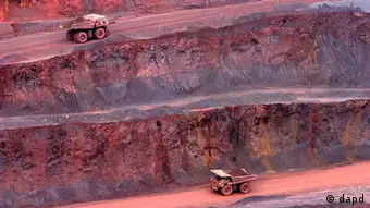 Trucks in einer Eisenmine Vale Brasilien