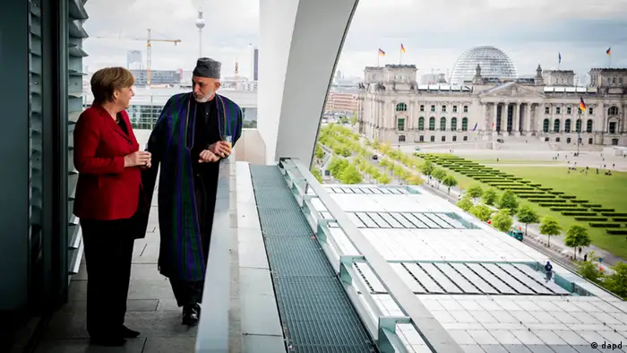 Bundeskanzlerin Angela Merkel und Hamid Karsai Unterzeichnung Partnerschaftsabkommen