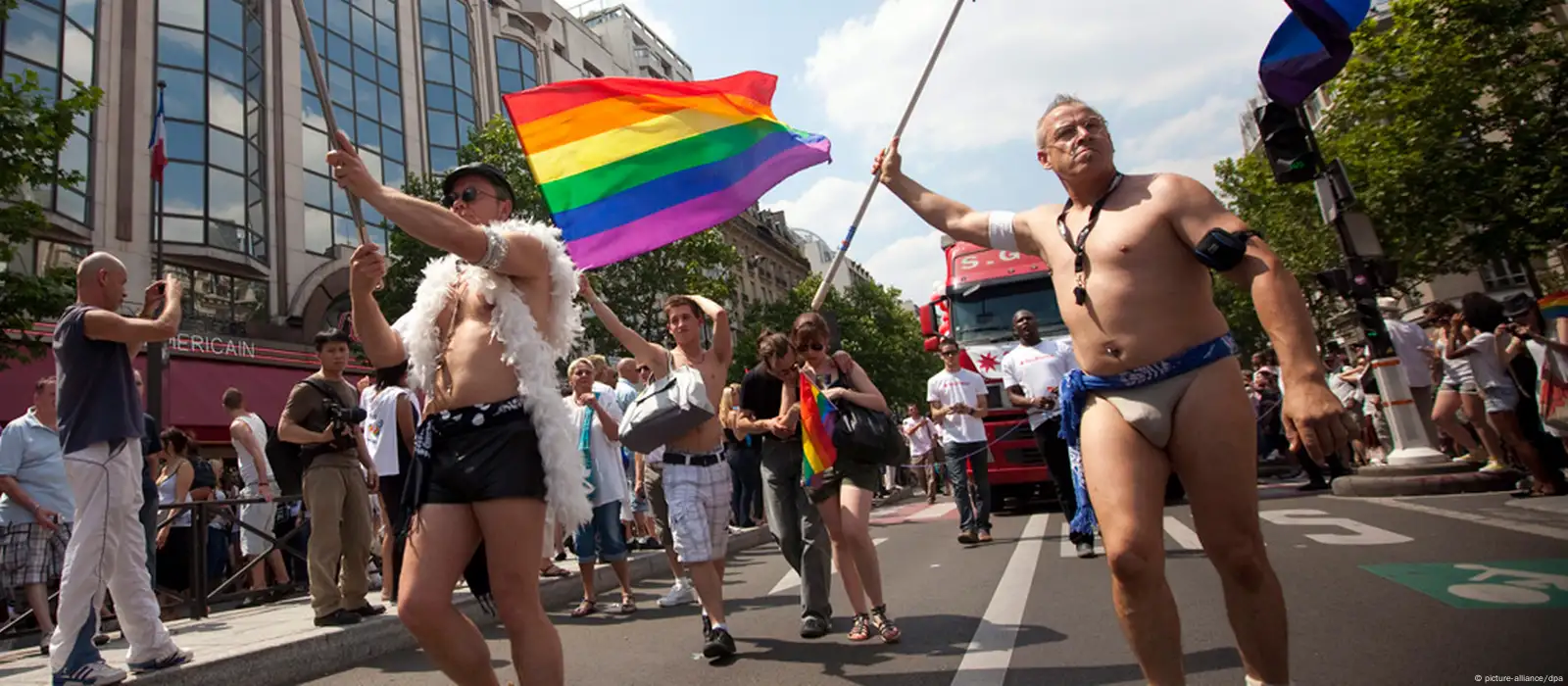 В Москве запретили гей-парады вплоть до 2112 года – DW – 07.06.2012