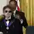 Präsident Obama verleiht Bob Dylan die US-Freiheitsmedaille (Foto: rtr)