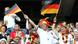 Fans mit deutscher Falgge (Foto: picture alliance) Fans mit deutscher Falgge (Foto: picture alliance)