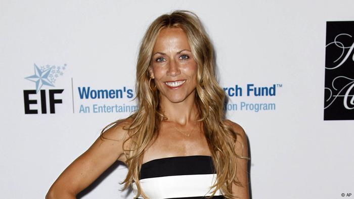 Country musician Sheryl Crow at Entertainment Industry Foundation event (AP)