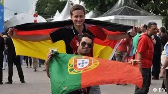 Fussball Deutsche und portugiesische Fans UEFA EURO 2012