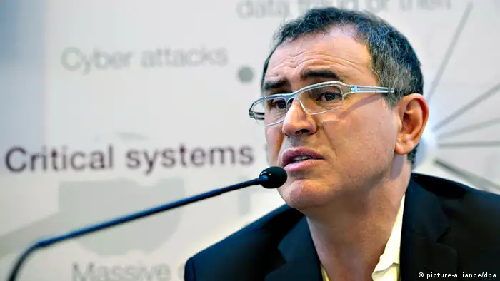 Nouriel Roubini, Professor of Economics and International Business, Leonard N. Stern School of Business, New York University speaks during a panel session on the first day of the 42nd Annual Meeting of the World Economic Forum, WEF, in Davos, Switzerland, 25 January 2012. The overarching theme of the Meeting, which will take place from 25 to 29 January, is 'The Great Transformation: Shaping New Models'. EPA/JEAN-CHRISTOPHE BOTT +++(c) dpa - Bildfunk+++