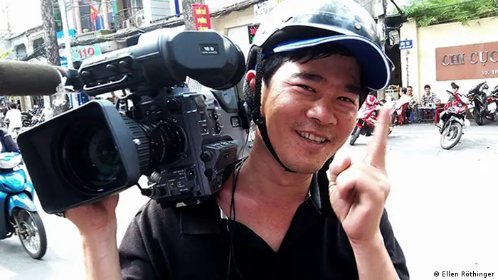 Kameramann und Teilnehmer Pham Quoc Mau Im März 2012 fand in Ho Chi Minh City das einwöchige DW Akademie Training Short documentaries in Zusammenarbeit mit dem Staatssender VTV statt. Ort: Ho Chi Minh City, Vietnam Datum: März 2012