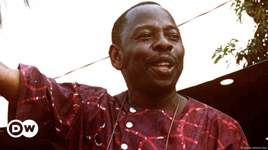 Ken Saro-Wiwa executed 20 years ago – DW – 11/09/2015