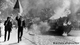 Warschauer Pakt - Einmarsch in die Tschechoslowakei (Foto: dpa - Report)
