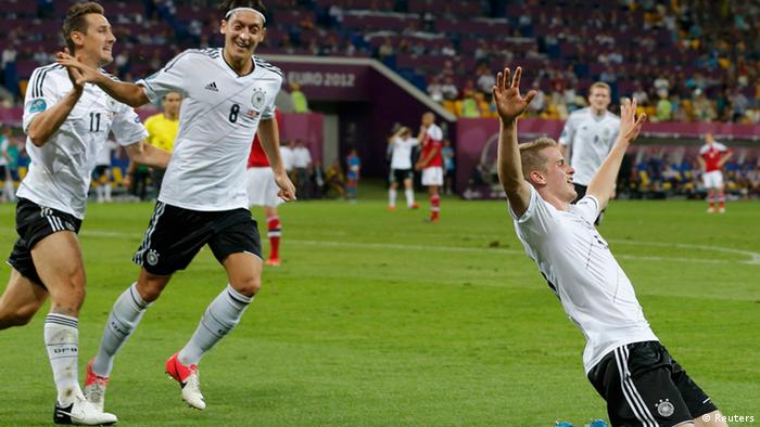 Ø£Ù„Ù…Ø§Ù†ÙŠØ§ ÙˆØ§Ù„Ø¨Ø±ØªØºØ§Ù„ ÙŠØªØ£Ù‡Ù„Ø§Ù† Ø¥Ù„Ù‰ Ø¯ÙˆØ± Ø§Ù„Ø«Ù…Ø§Ù†ÙŠØ© Ø±ÙŠØ§Ø¶Ø© ØªÙ‚Ø§Ø±ÙŠØ± ÙˆØªØ­Ù„ÙŠÙ„Ø§Øª Ù„Ø£Ù‡Ù… Ø§Ù„Ø£Ø­Ø¯Ø§Ø« Ø§Ù„Ø±ÙŠØ§Ø¶ÙŠØ© Ù…Ù† Dw Ø¹Ø±Ø¨ÙŠØ© Dw 17 06 2012