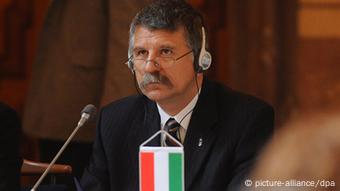 парламент венгрии запретил менять пол. Смотреть фото парламент венгрии запретил менять пол. Смотреть картинку парламент венгрии запретил менять пол. Картинка про парламент венгрии запретил менять пол. Фото парламент венгрии запретил менять пол